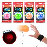 Balle avec bracelet lumineux et élastique 35484Z-2