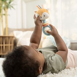 Ingenuity hochet bébé Kitt Ring Rattle - multicolore - sans BPA