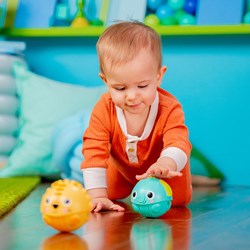 Bright Starts jouet Giggables Roll & Chase Pals - jouet interactif