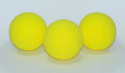 3 balles en mousse jaunes de 70 mm en pack.
