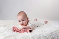 Mom's Care jouet de dentition bébé Jami chien rose avec hochet et étiquettes-3