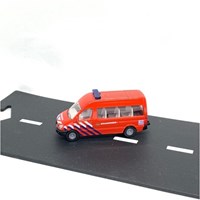 Siku bus de commandement de pompiers voiture jouet 1:87 rouge-2