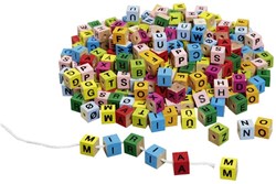 Goki perles lettres en bois - cubes colorés pour bijoux, 300 pièces