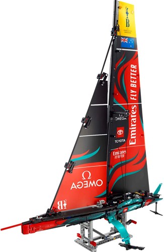 LEGO Technic voilier Emirates Team New Zealand AC75 yacht set de construction 42174-2