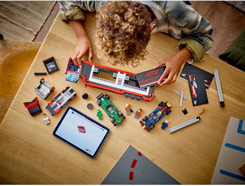 LEGO City camion F1 set de construction avec RB20 et AMR24 voitures de course - jouet Formule 1-3