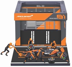 Bburago voiture jouet F1 McLaren MCL38 2024 Diorama Piastri échelle 1:43
