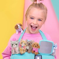 Studio Pets peluche Bouledogue Français BiBi avec valisette et autocollants-3