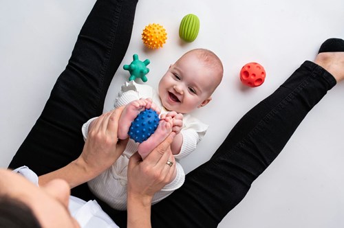 Mom's Care jouets sensoriels set de balles pastel - 5 pièces pour bébés-3