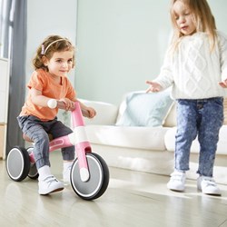 Hape draisienne bébé rose - vélo d'équilibre 3 roues