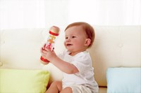 Hape Bâton de pluie à perles - Jouet musical sensoriel rouge-3