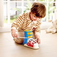 Hape chaussure d'apprentissage à lacer jouet éducatif bois coloré