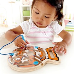 Hape labyrinthe magnétique poisson jouet éducatif format voyage