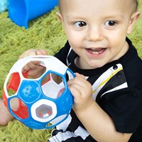 Oball hochet bébé football Grippin Goals - jouet coloré et flexible-3