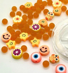Hobby & Crafting Fun kit de perles Katsuki Smileys avec fil 64 pièces orange