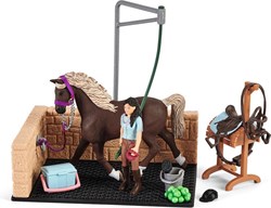 SCHLEICH WASHING AREA WITH HORSE CLUB EMILY AND LUNA
